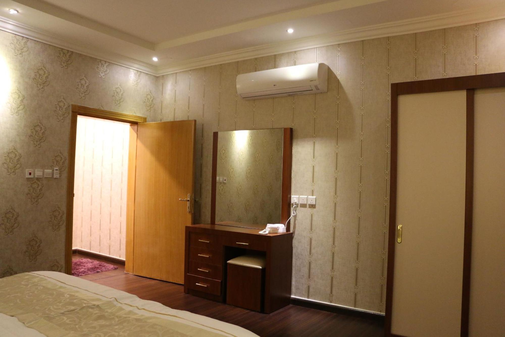 Al Joon Hotel Riade Quarto foto
